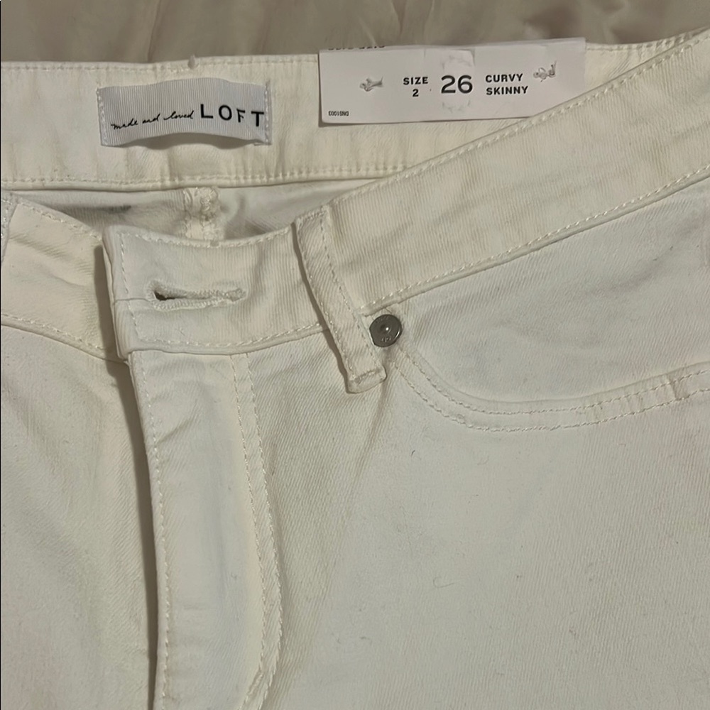 LOFT Cream Curvy Skinny Jeans